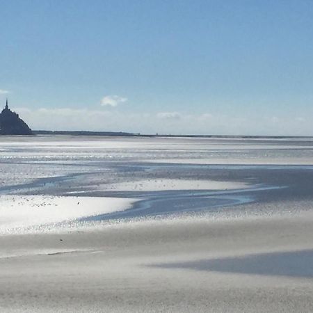 Chambre A Proximite De La Baie Du Mont Saint Michel Avranches Exterior photo